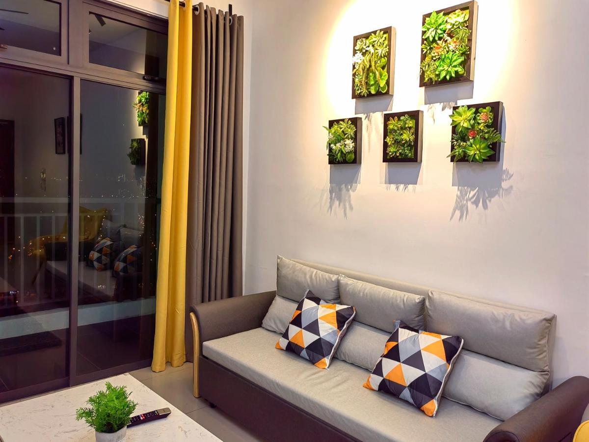 8Scape Residences Batman Vs Ironman@Lsy Home & Leisure Τζόχορ Μπάχρου Εξωτερικό φωτογραφία